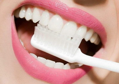 牙齿缝发臭是什么原因【牙齿缝隙发臭】