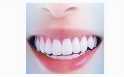 牙齿之间的缝隙越来越大(牙齿之间的缝隙越来越大是什么原因牙周炎)
