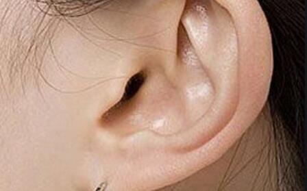 打耳洞后耳朵后边长了个疙瘩_打耳洞后耳朵后面肿了怎么办