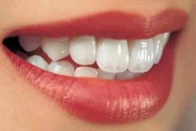拔牙后血凝块上的白色物体是什么