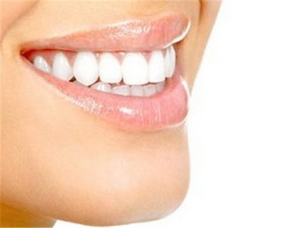 安全美白牙齿产品:改变你的微笑(怎样安全美白牙齿)