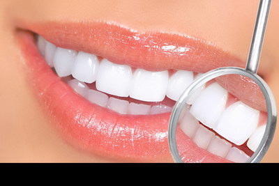 牙斑是什么原因造成的「小儿牙斑是什么原因」