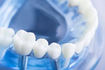 刚矫正完牙齿可以刷牙吗_减肥牙齿松动是什么原因